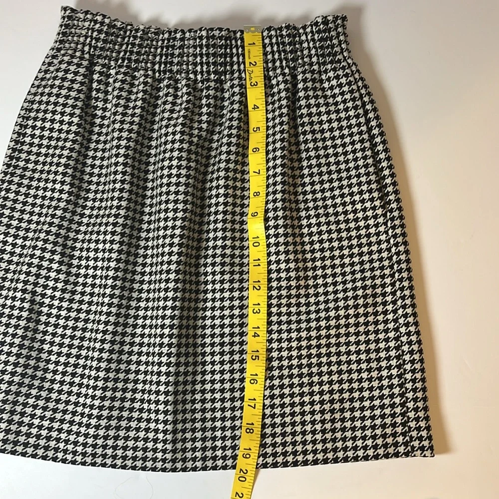 J. Crew Black and White Smocked Pull On Mini Skirt Sz 6 - Picture 10 of 10